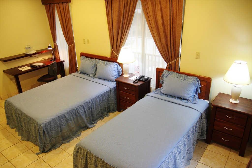 Hotel Mansion Teodolinda Managua Exterior photo