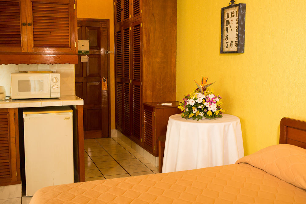 Hotel Mansion Teodolinda Managua Exterior photo